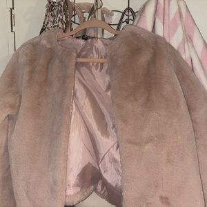 Elegant Faux Fur Jacket in Soft Pink